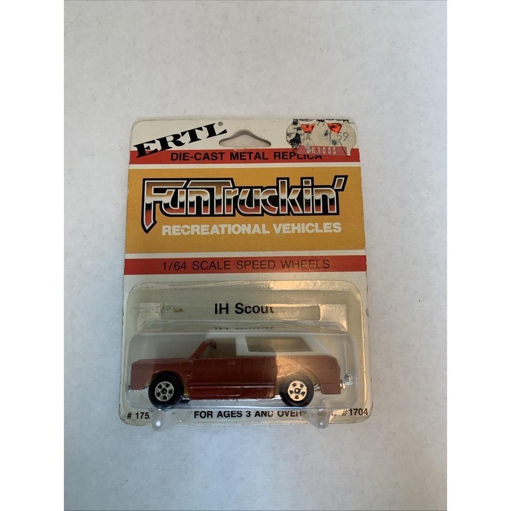 ERTL FunTruckin IH Scout Traveler 1/64 Die-Cast Metal Replica Vintage 1752
